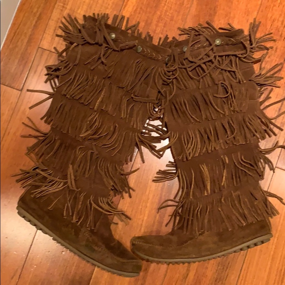 Fringe boots